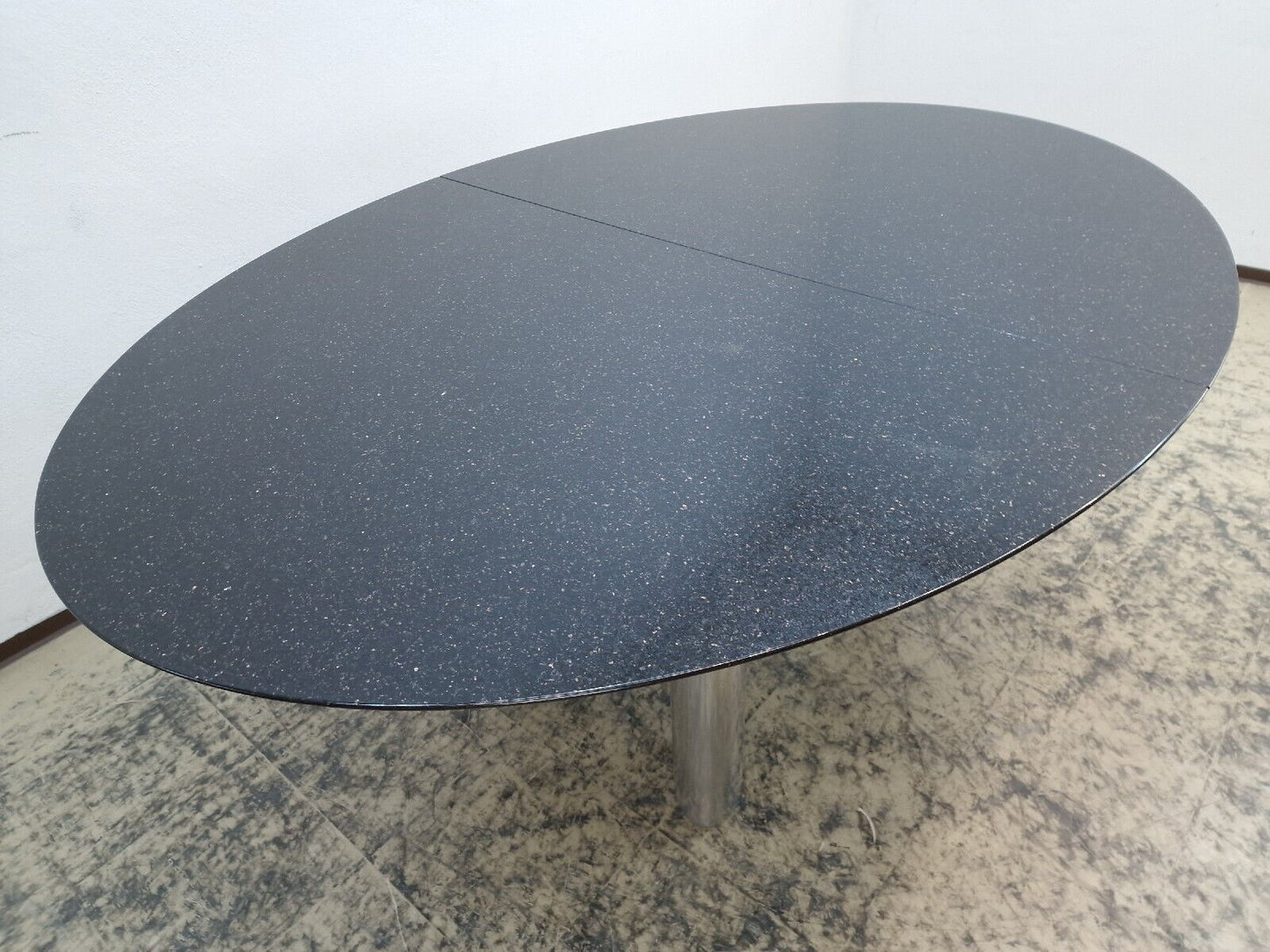 {{ product_title }} – {{ product_type }} von JS Furniture, Designer-Möbel gebraucht.