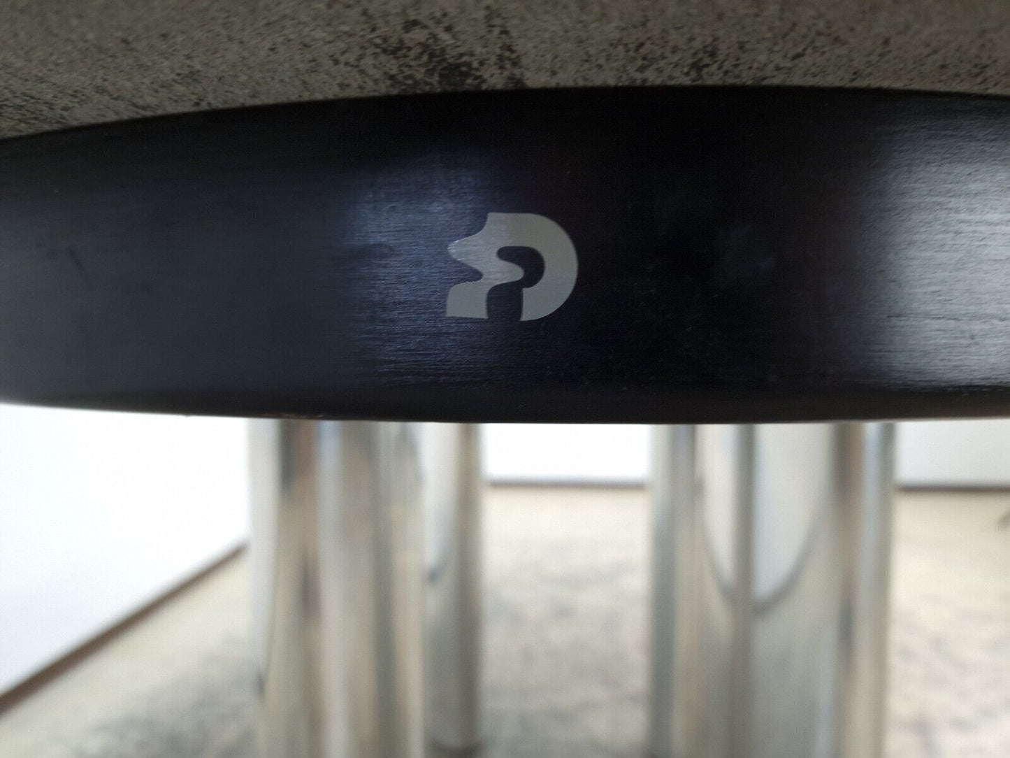 {{ product_title }} – {{ product_type }} von JS Furniture, Designer-Möbel gebraucht.