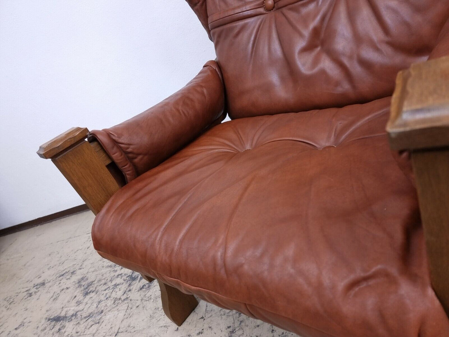 {{ product_title }} – {{ product_type }} von JS Furniture, Designer-Möbel gebraucht.
