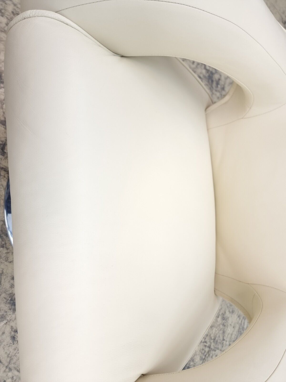 {{ product_title }} – {{ product_type }} von JS Furniture, Designer-Möbel gebraucht.