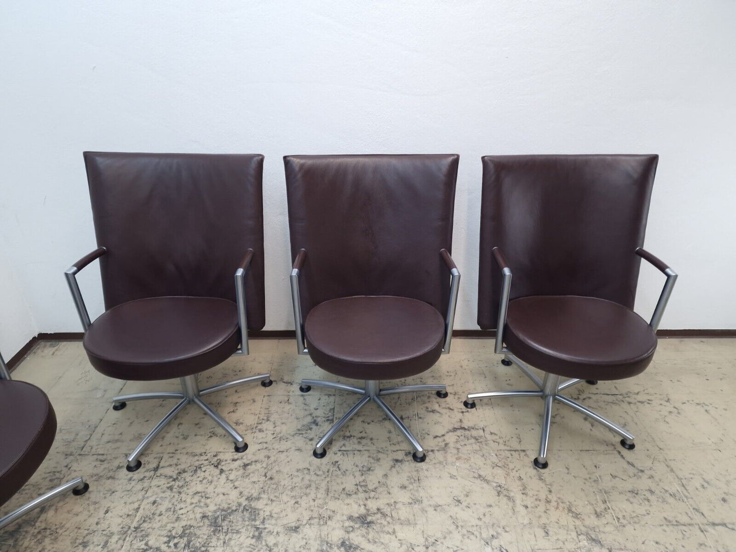 {{ product_title }} – {{ product_type }} von JS Furniture, Designer-Möbel gebraucht.