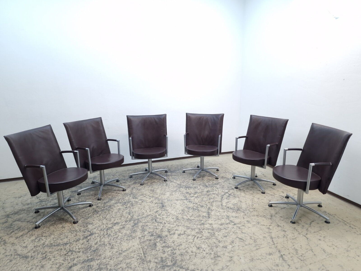 {{ product_title }} – {{ product_type }} von JS Furniture, Designer-Möbel gebraucht.