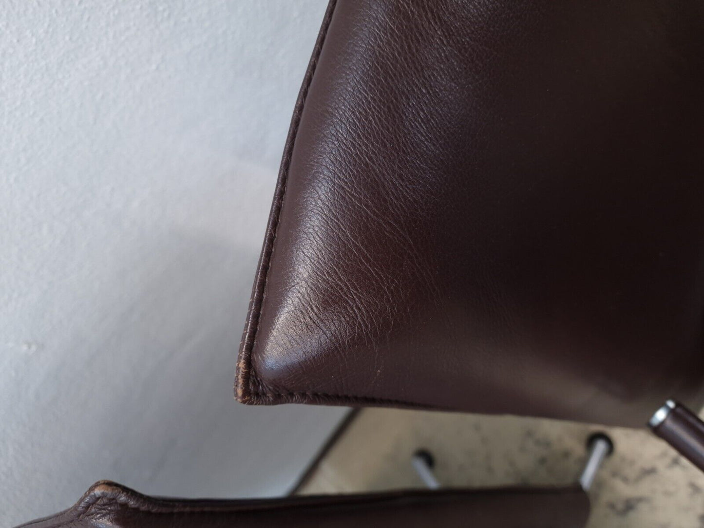 {{ product_title }} – {{ product_type }} von JS Furniture, Designer-Möbel gebraucht.