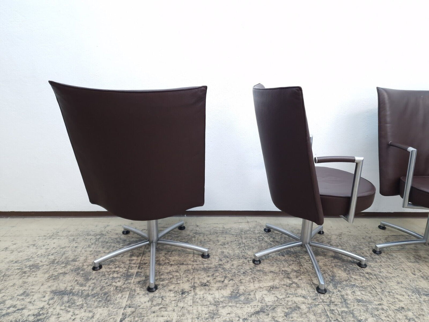 {{ product_title }} – {{ product_type }} von JS Furniture, Designer-Möbel gebraucht.
