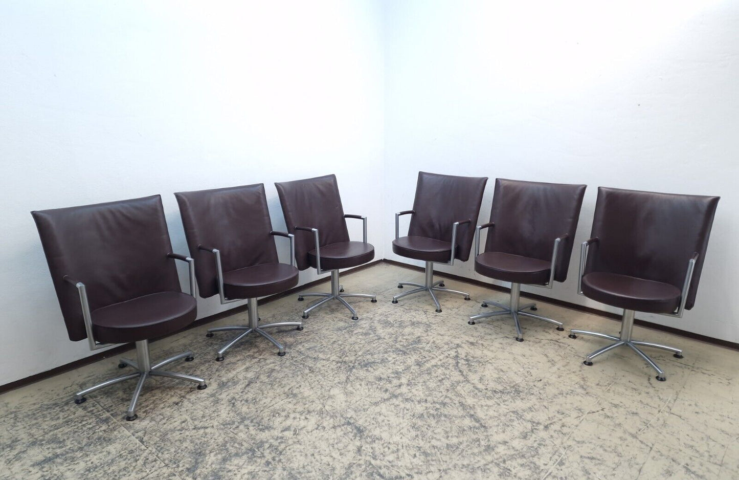 {{ product_title }} – {{ product_type }} von JS Furniture, Designer-Möbel gebraucht.