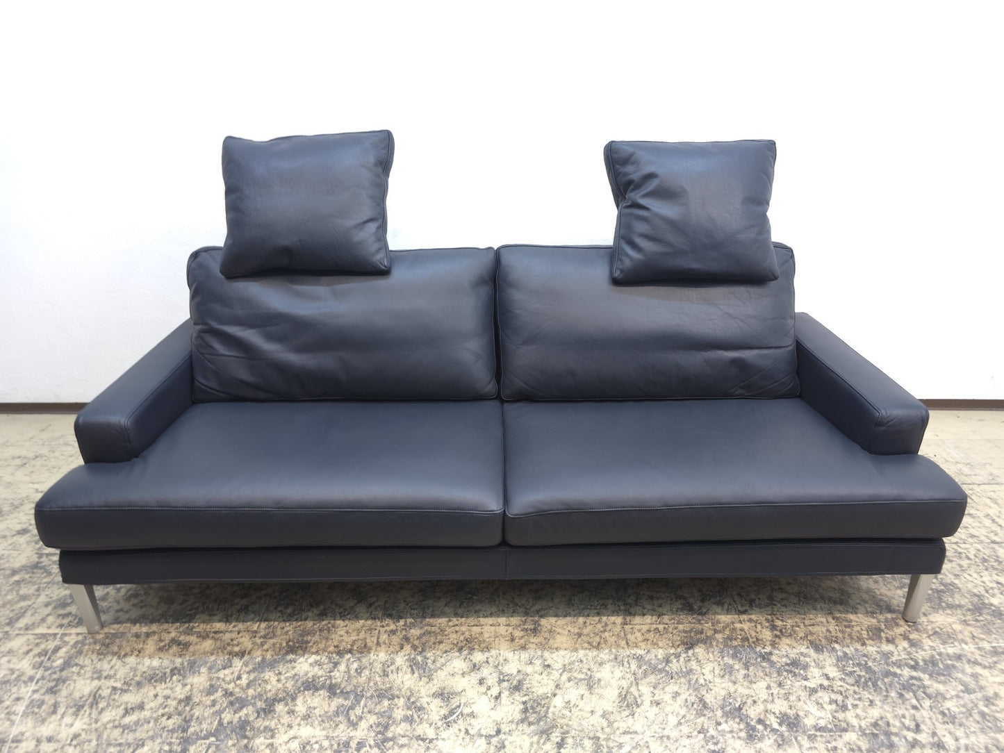 {{ product_title }} – {{ product_type }} von JS Furniture, Designer-Möbel gebraucht.