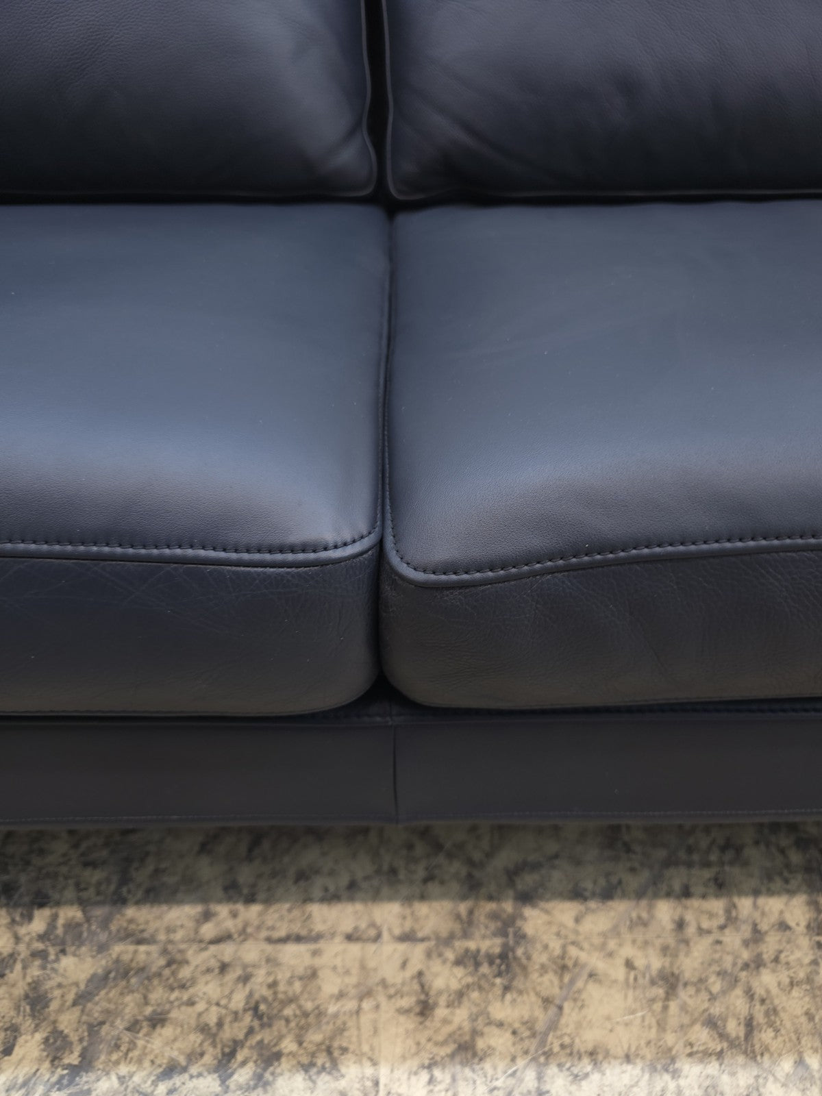{{ product_title }} – {{ product_type }} von JS Furniture, Designer-Möbel gebraucht.