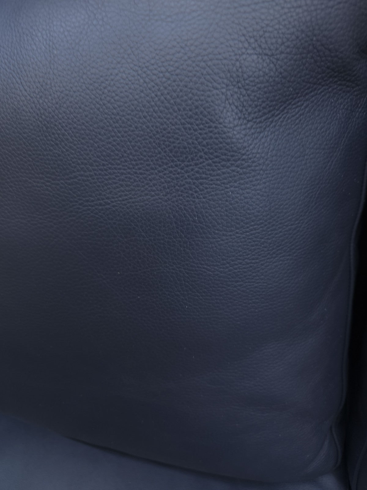 {{ product_title }} – {{ product_type }} von JS Furniture, Designer-Möbel gebraucht.