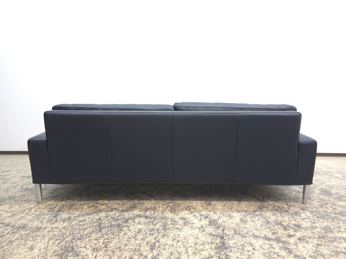 {{ product_title }} – {{ product_type }} von JS Furniture, Designer-Möbel gebraucht.