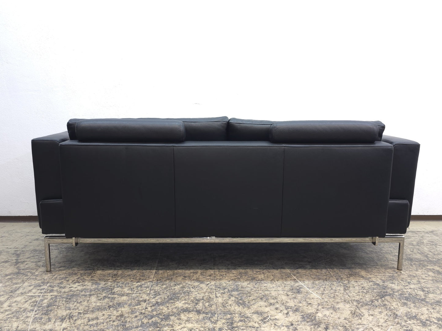 {{ product_title }} – {{ product_type }} von JS Furniture, Designer-Möbel gebraucht.