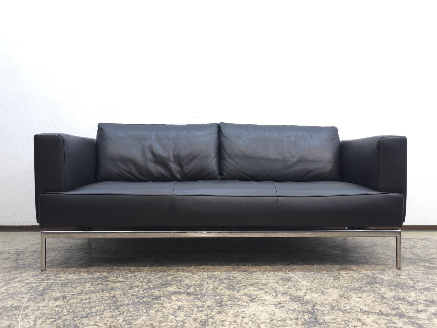 {{ product_title }} – {{ product_type }} von JS Furniture, Designer-Möbel gebraucht.