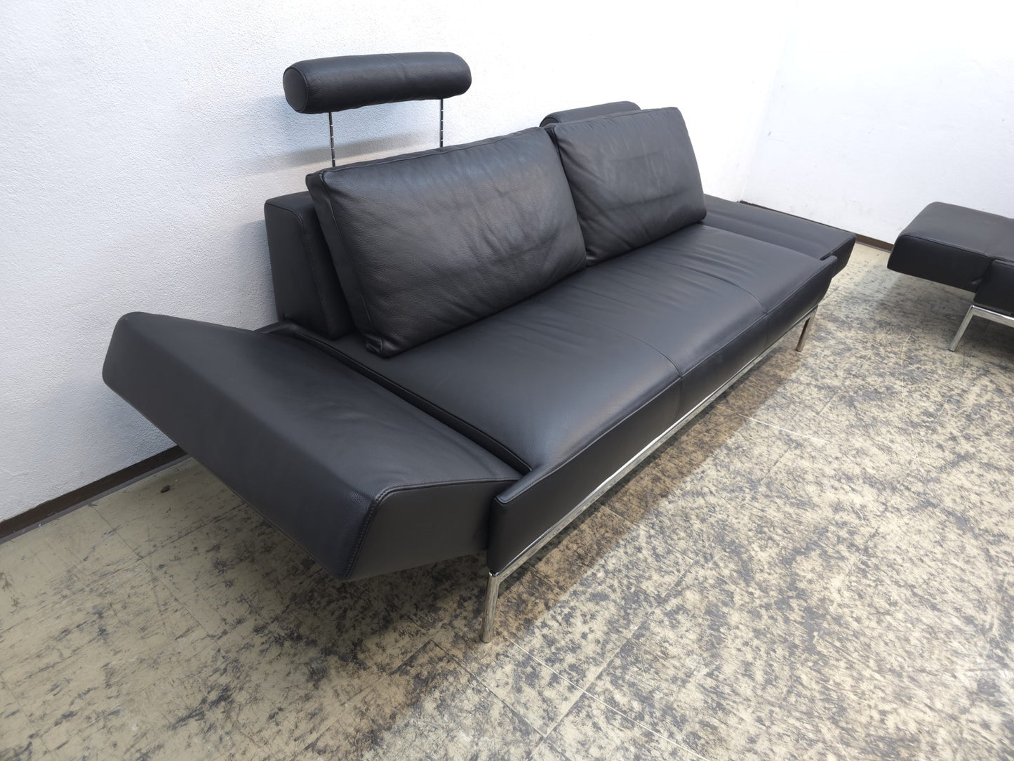 {{ product_title }} – {{ product_type }} von JS Furniture, Designer-Möbel gebraucht.