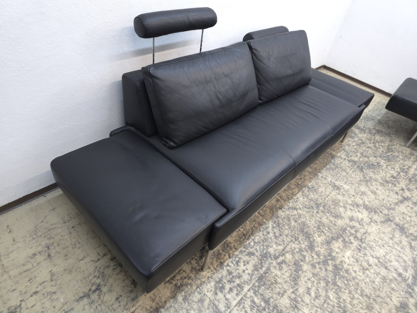 {{ product_title }} – {{ product_type }} von JS Furniture, Designer-Möbel gebraucht.