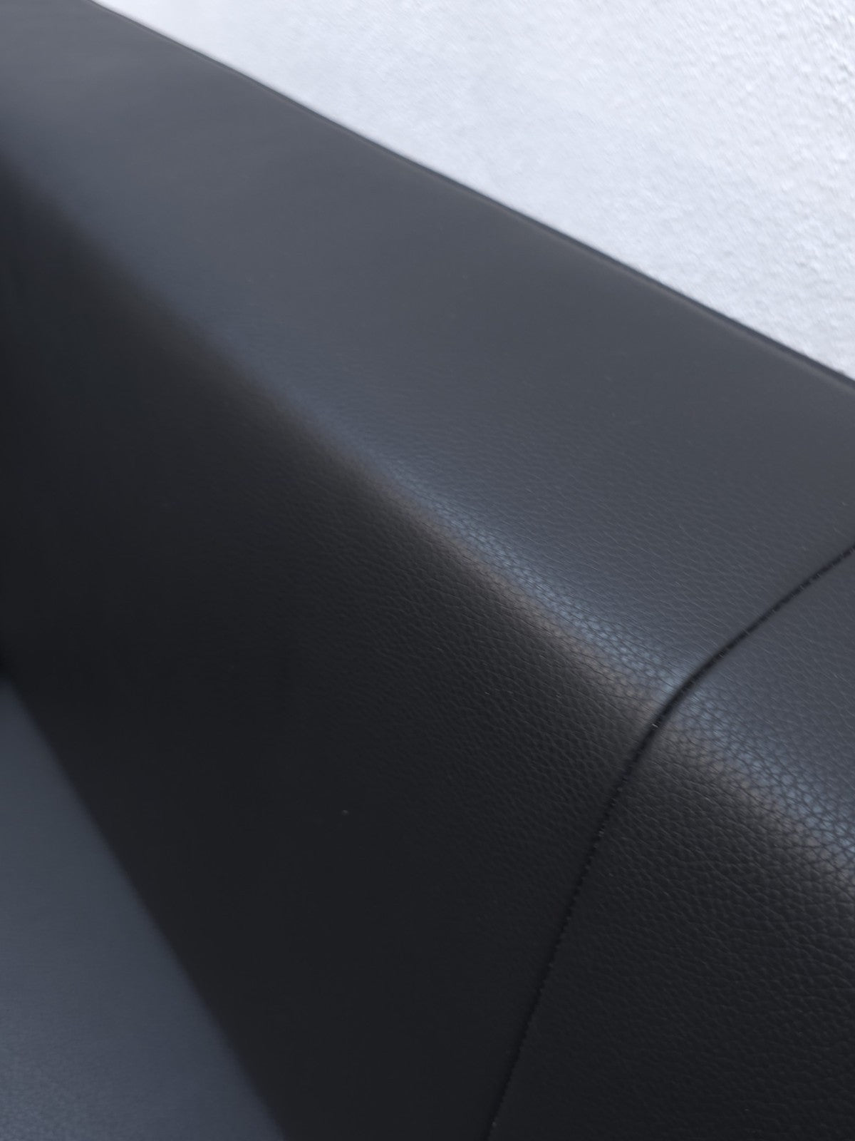 {{ product_title }} – {{ product_type }} von JS Furniture, Designer-Möbel gebraucht.
