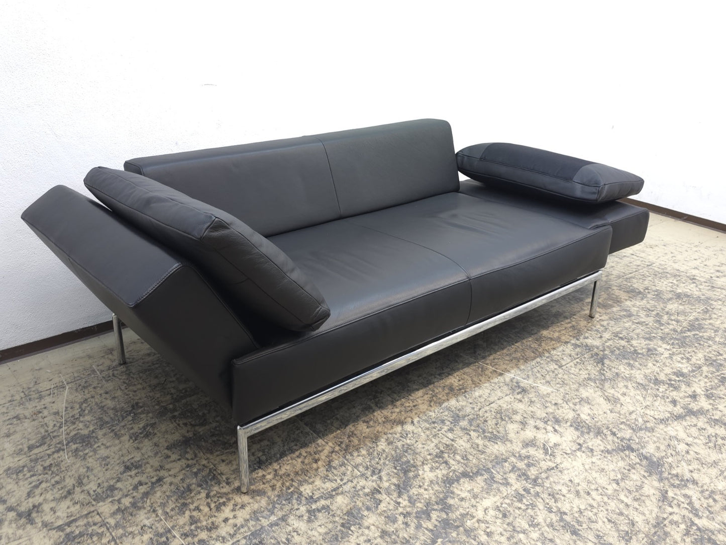{{ product_title }} – {{ product_type }} von JS Furniture, Designer-Möbel gebraucht.