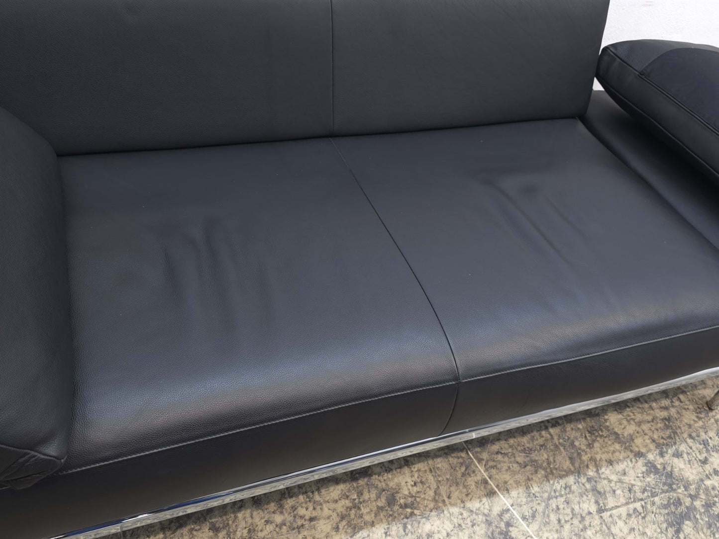 {{ product_title }} – {{ product_type }} von JS Furniture, Designer-Möbel gebraucht.