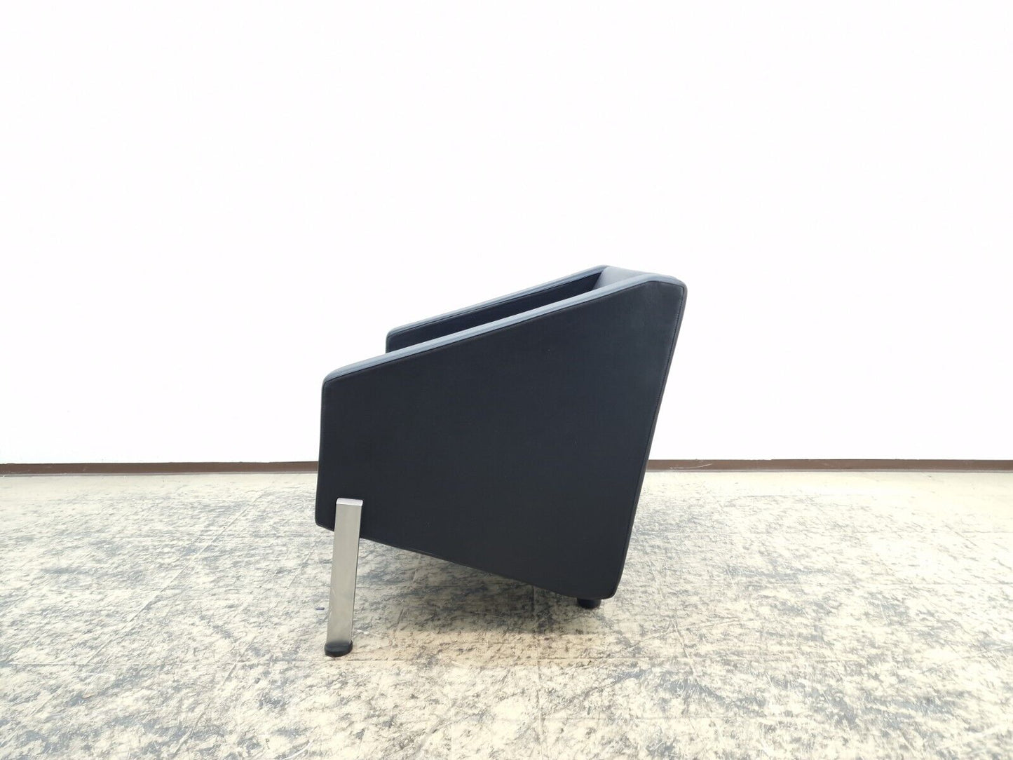 {{ product_title }} – {{ product_type }} von JS Furniture, Designer-Möbel gebraucht.