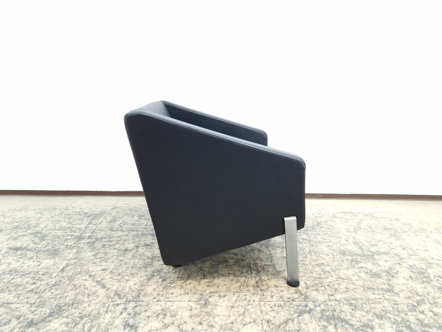 {{ product_title }} – {{ product_type }} von JS Furniture, Designer-Möbel gebraucht.