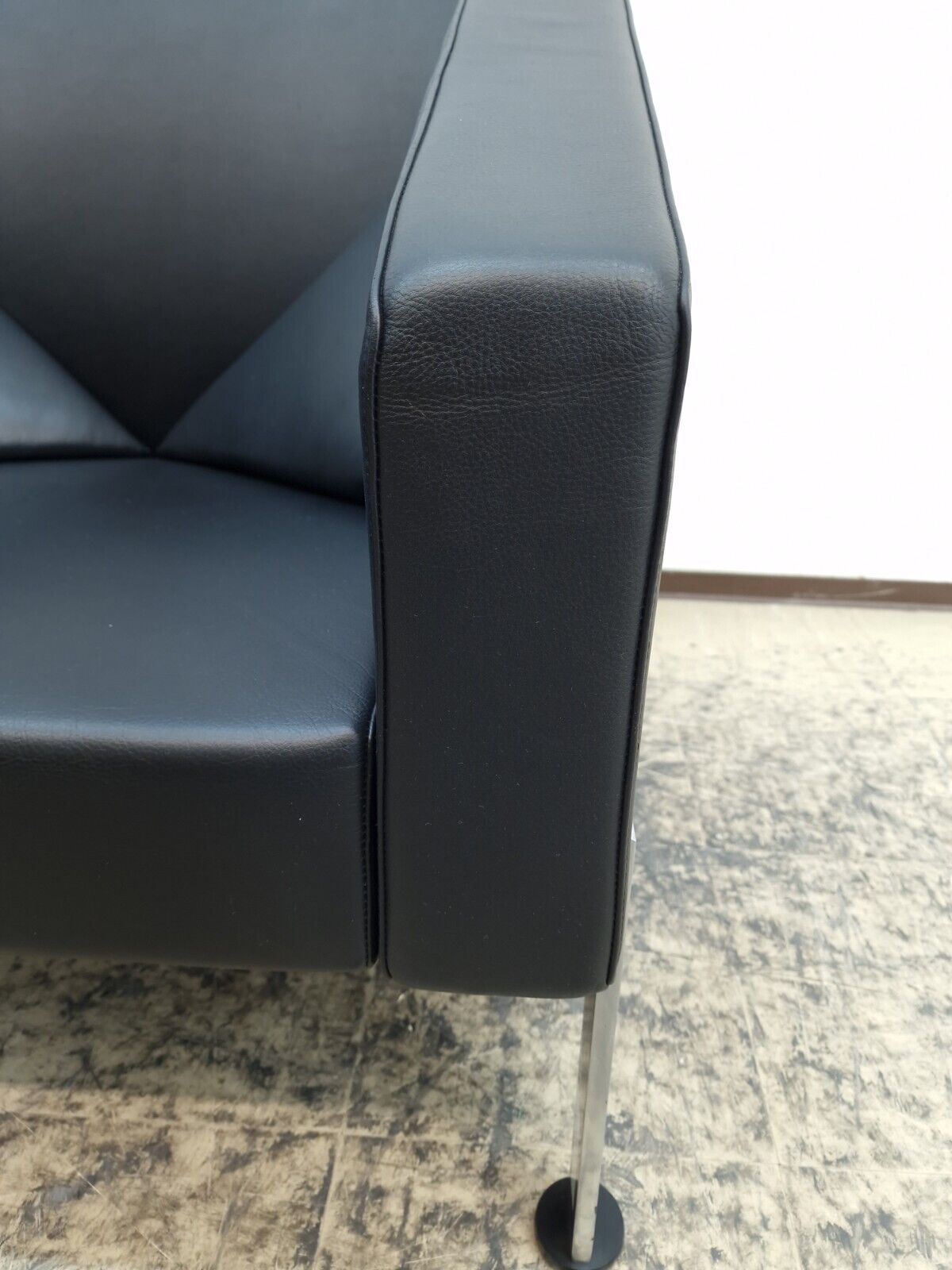 {{ product_title }} – {{ product_type }} von JS Furniture, Designer-Möbel gebraucht.