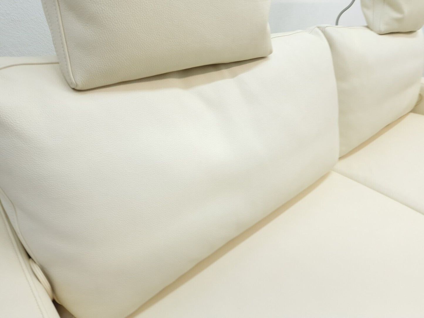 {{ product_title }} – {{ product_type }} von JS Furniture, Designer-Möbel gebraucht.