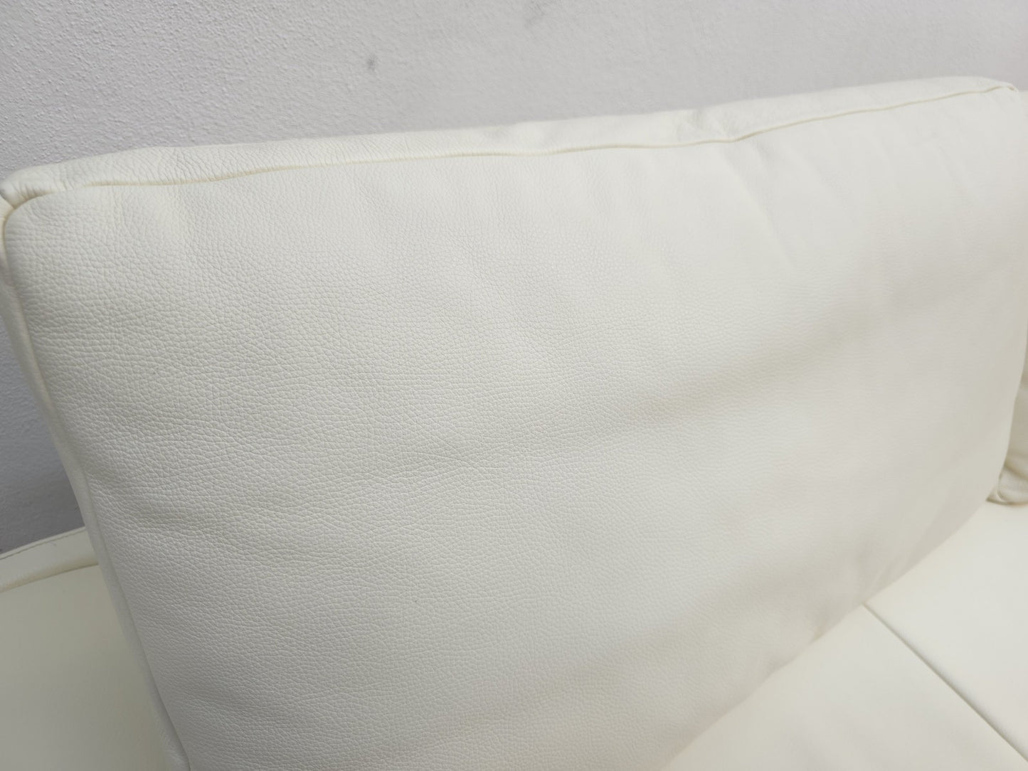 {{ product_title }} – {{ product_type }} von JS Furniture, Designer-Möbel gebraucht.