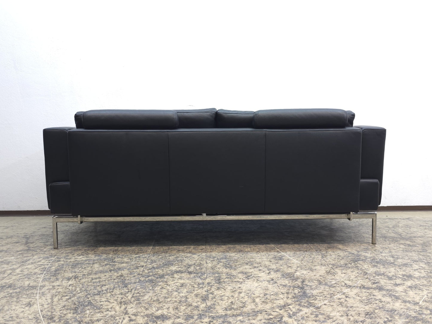 {{ product_title }} – {{ product_type }} von JS Furniture, Designer-Möbel gebraucht.
