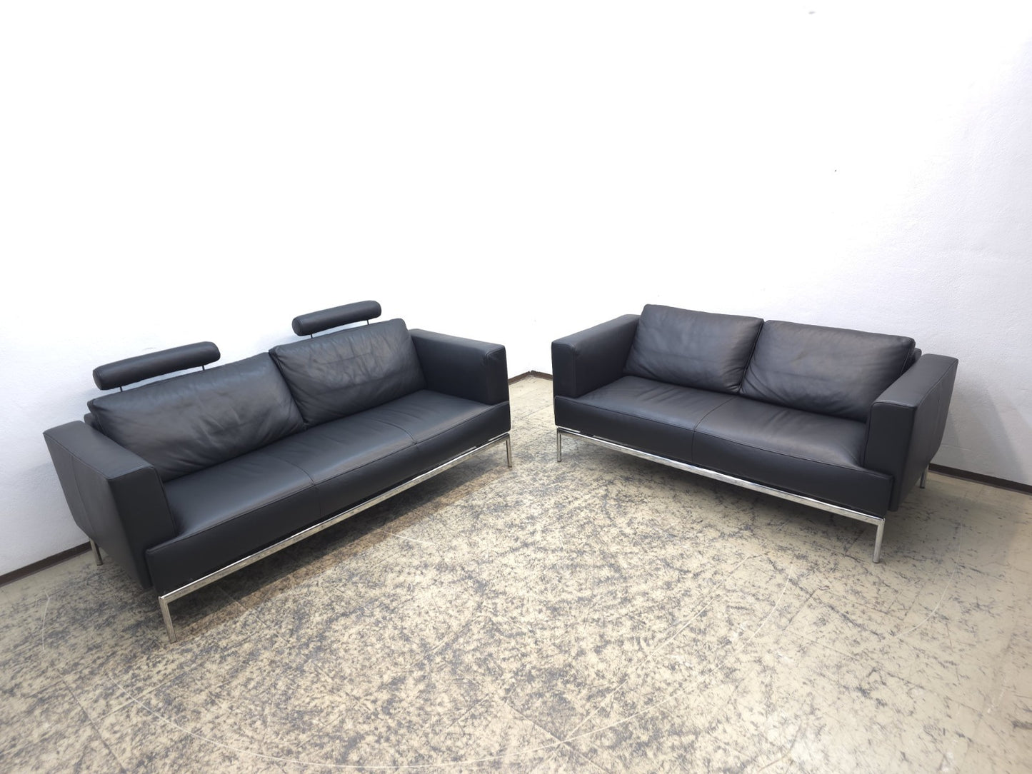 {{ product_title }} – {{ product_type }} von JS Furniture, Designer-Möbel gebraucht.