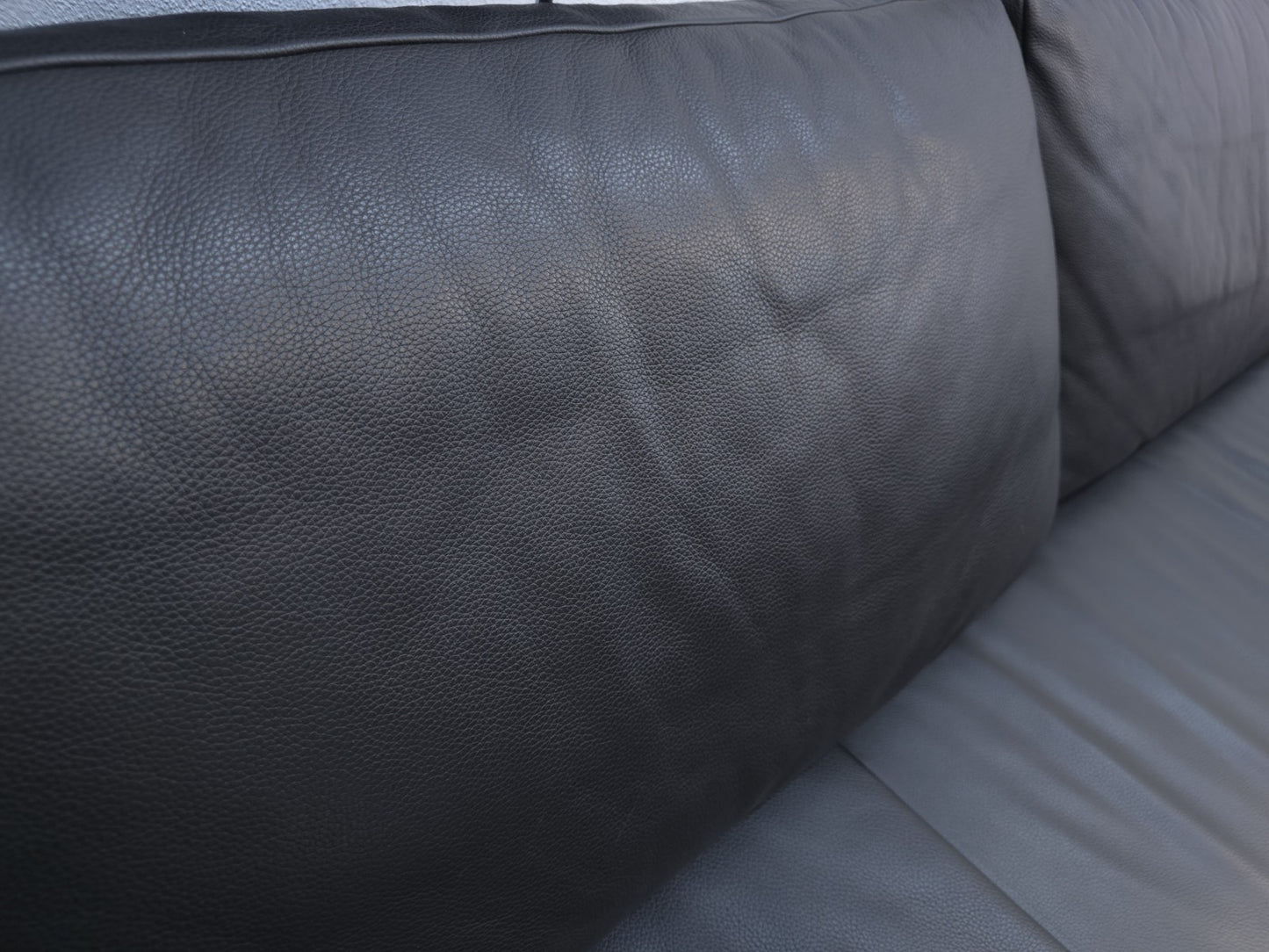 {{ product_title }} – {{ product_type }} von JS Furniture, Designer-Möbel gebraucht.