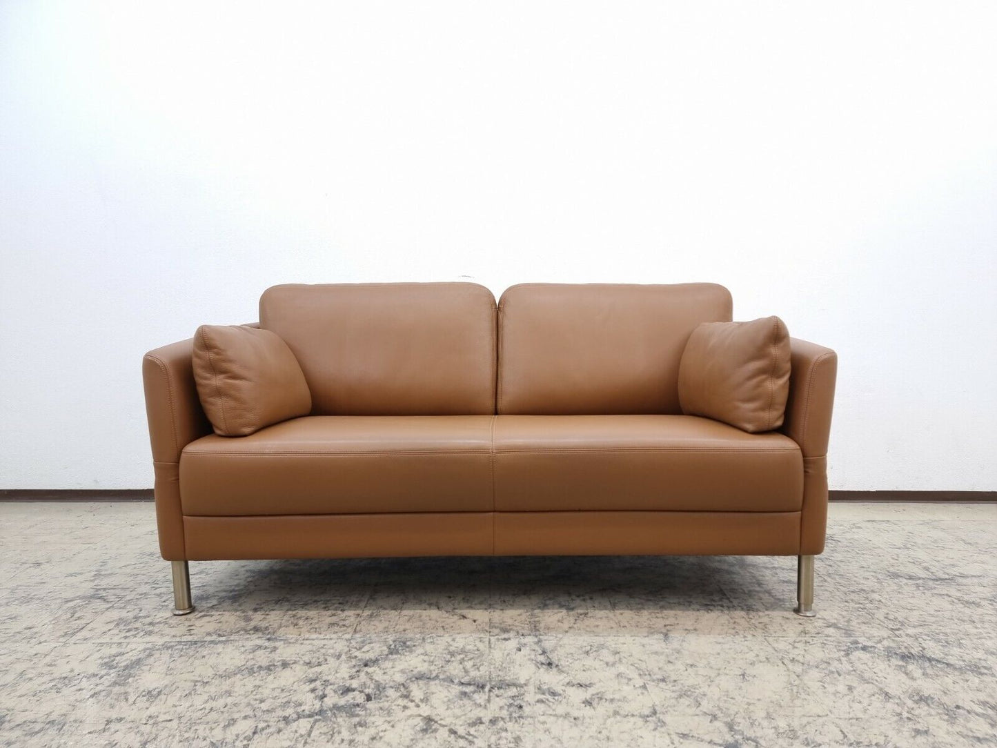 {{ product_title }} – {{ product_type }} von JS Furniture, Designer-Möbel gebraucht.