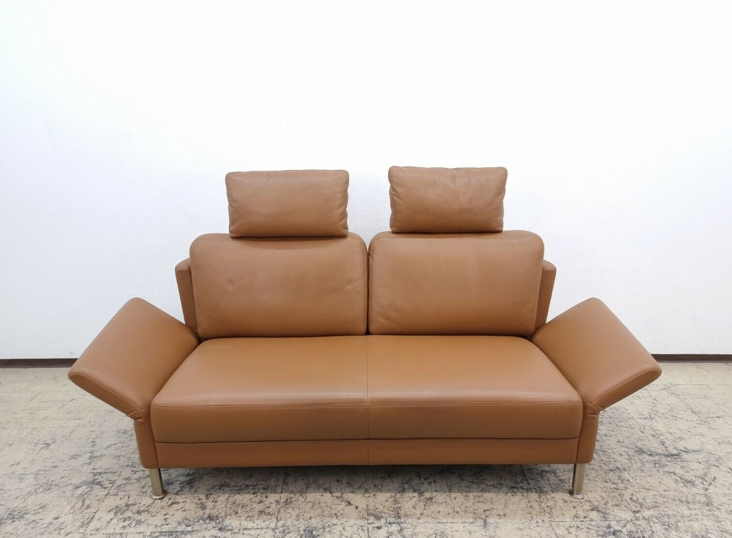 {{ product_title }} – {{ product_type }} von JS Furniture, Designer-Möbel gebraucht.