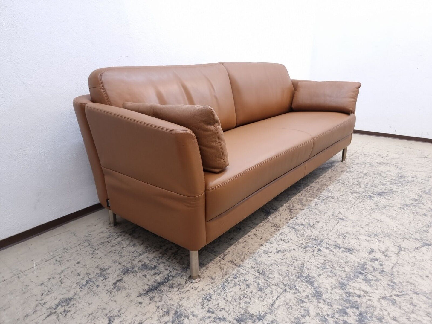 {{ product_title }} – {{ product_type }} von JS Furniture, Designer-Möbel gebraucht.