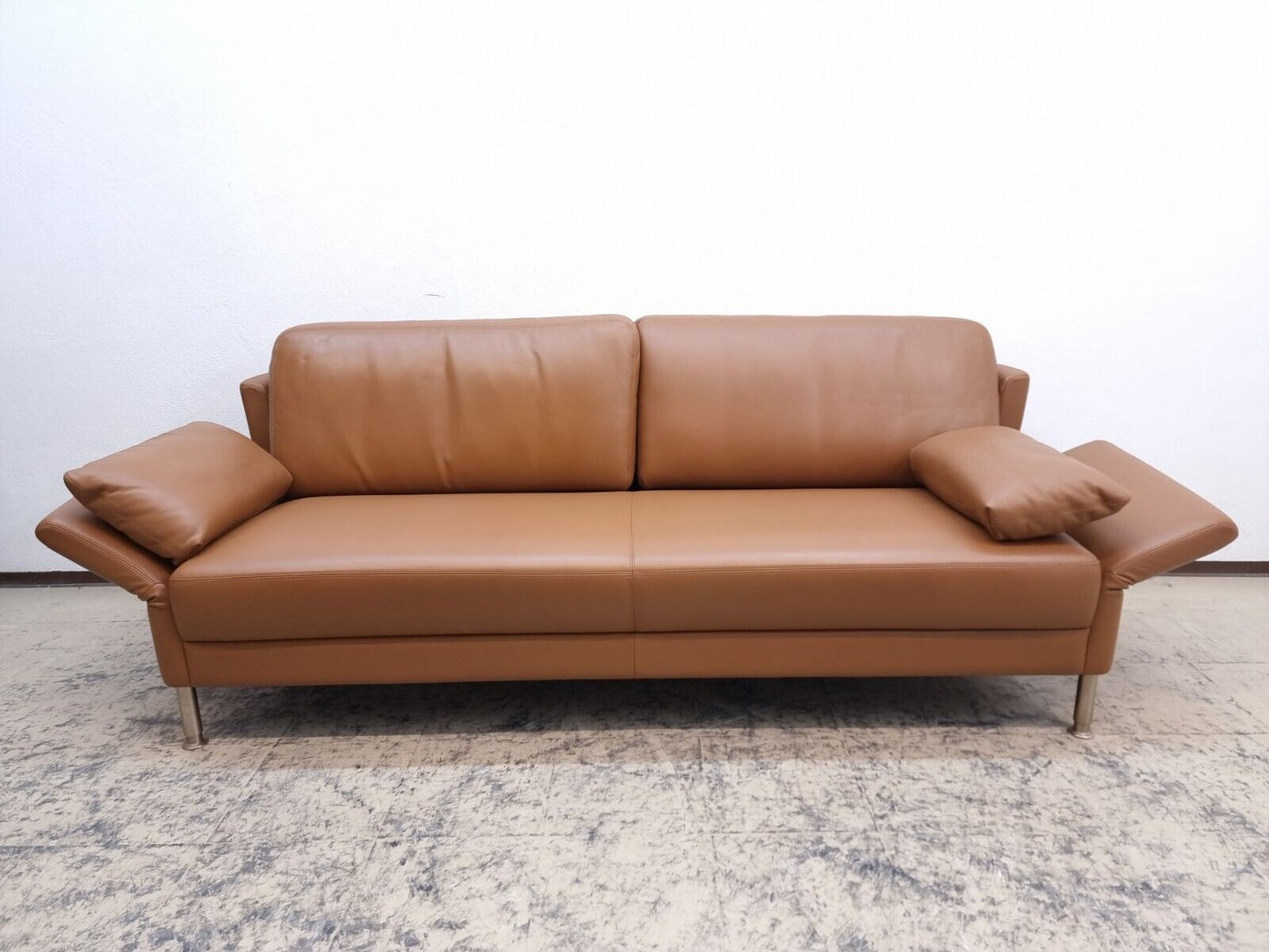 {{ product_title }} – {{ product_type }} von JS Furniture, Designer-Möbel gebraucht.