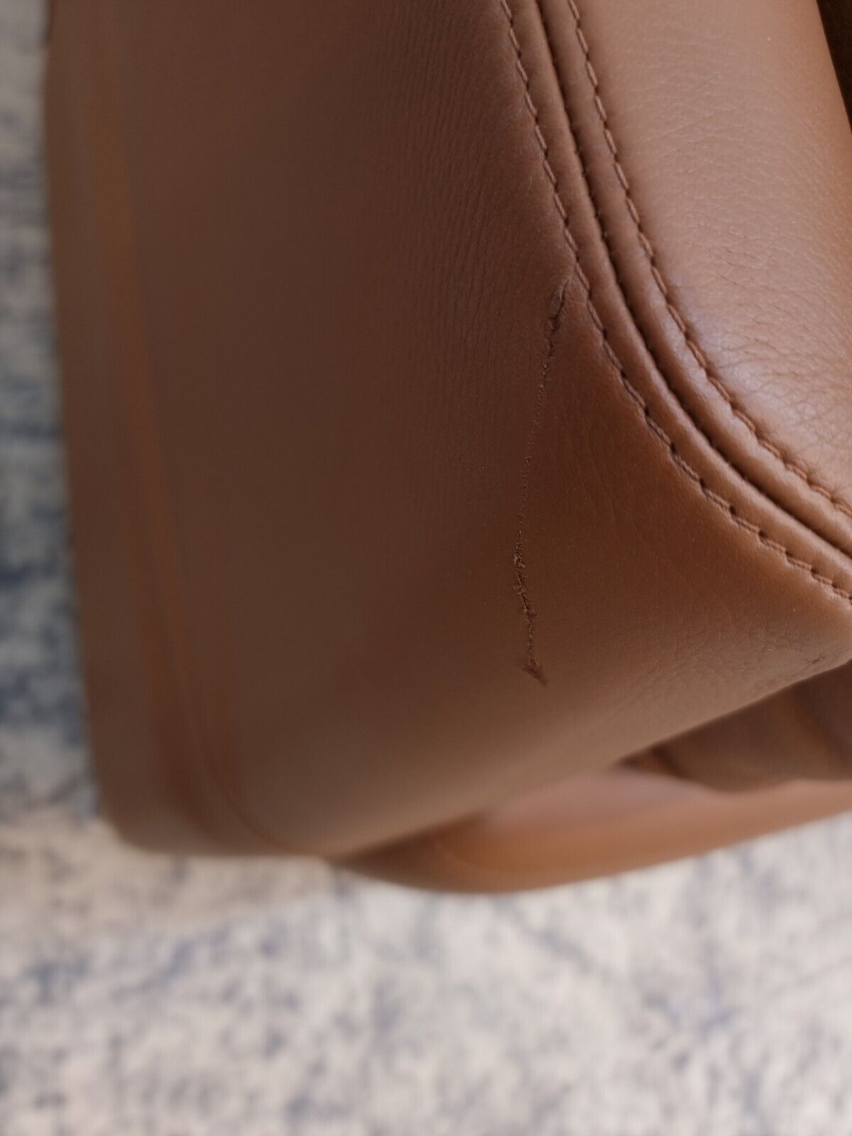 {{ product_title }} – {{ product_type }} von JS Furniture, Designer-Möbel gebraucht.