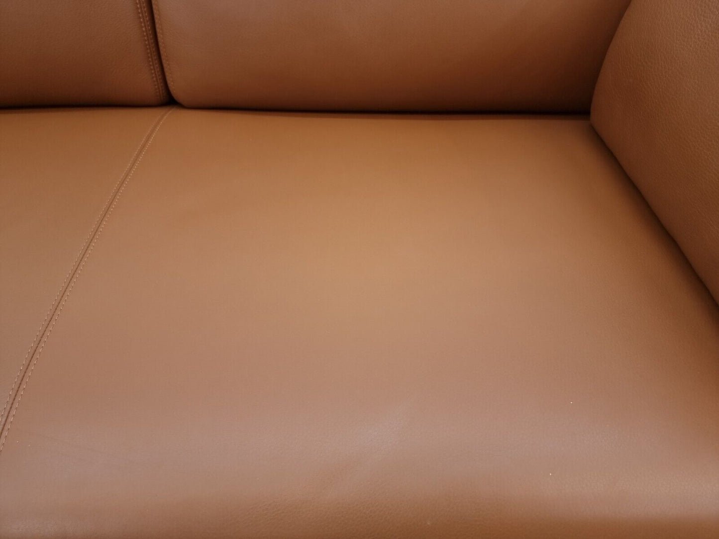 {{ product_title }} – {{ product_type }} von JS Furniture, Designer-Möbel gebraucht.