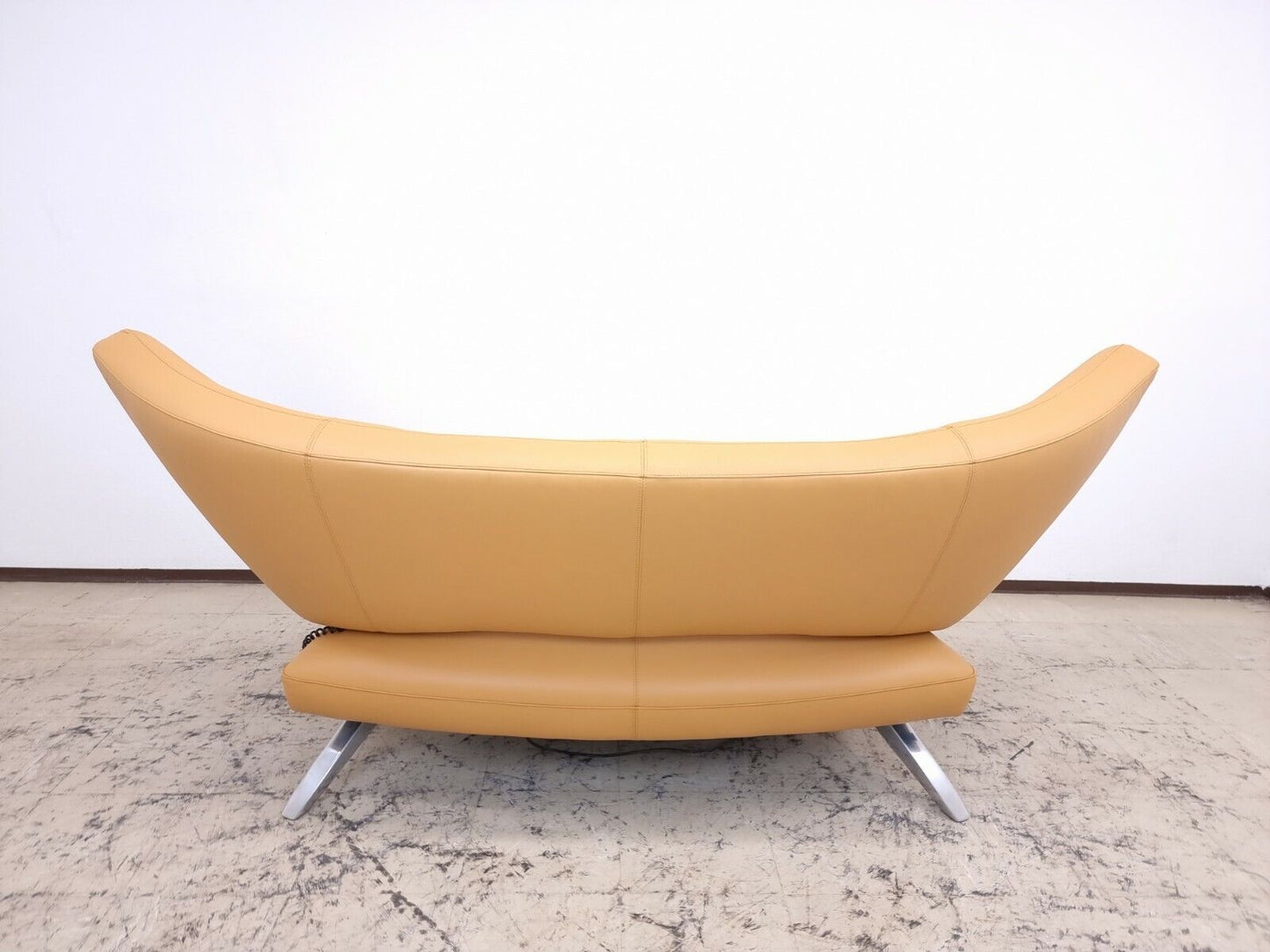 {{ product_title }} – {{ product_type }} von JS Furniture, Designer-Möbel gebraucht.