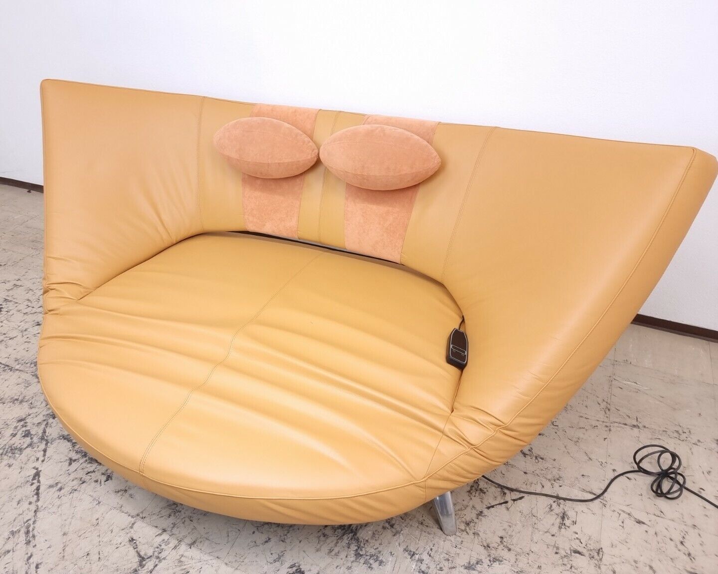{{ product_title }} – {{ product_type }} von JS Furniture, Designer-Möbel gebraucht.