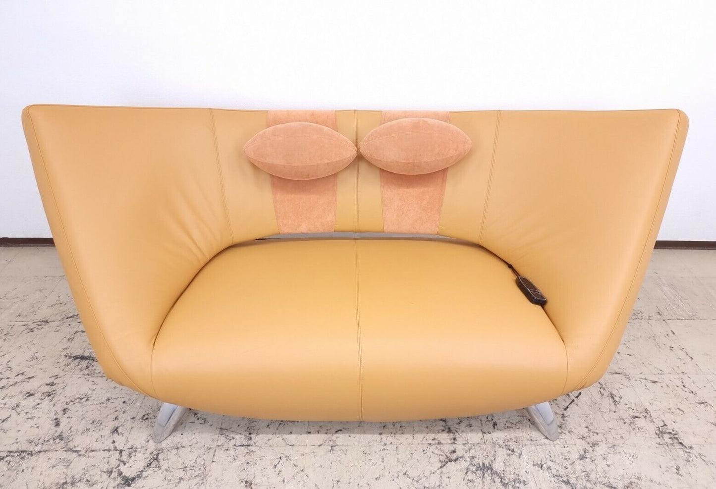 {{ product_title }} – {{ product_type }} von JS Furniture, Designer-Möbel gebraucht.