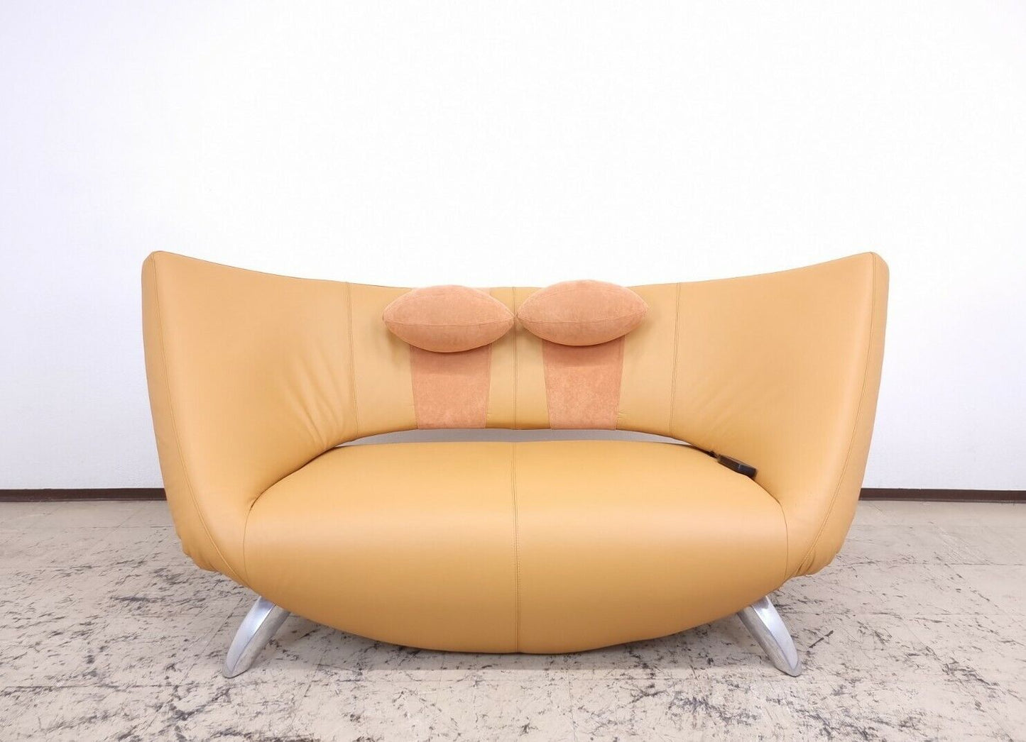 {{ product_title }} – {{ product_type }} von JS Furniture, Designer-Möbel gebraucht.