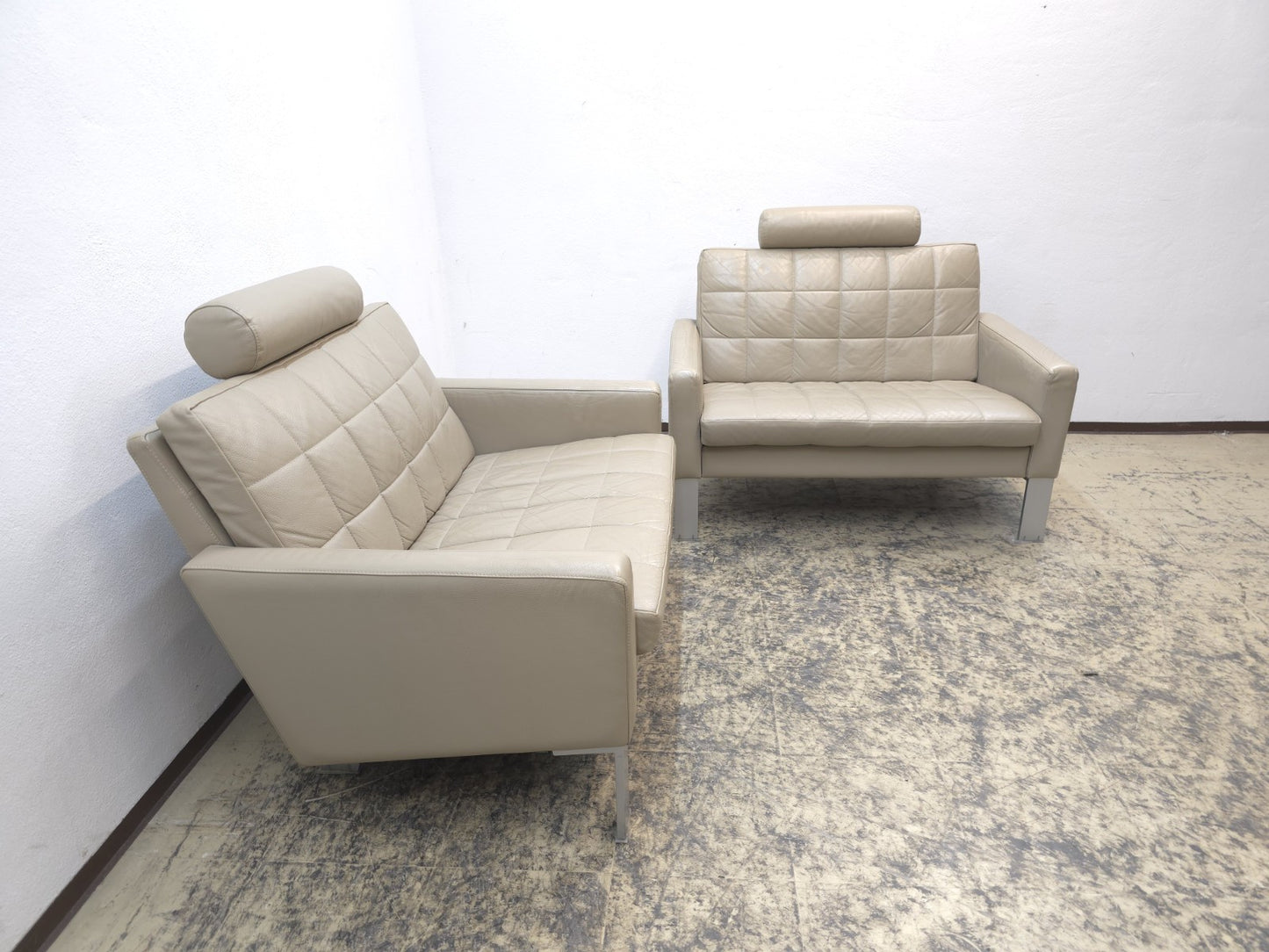 {{ product_title }} – {{ product_type }} von JS Furniture, Designer-Möbel gebraucht.
