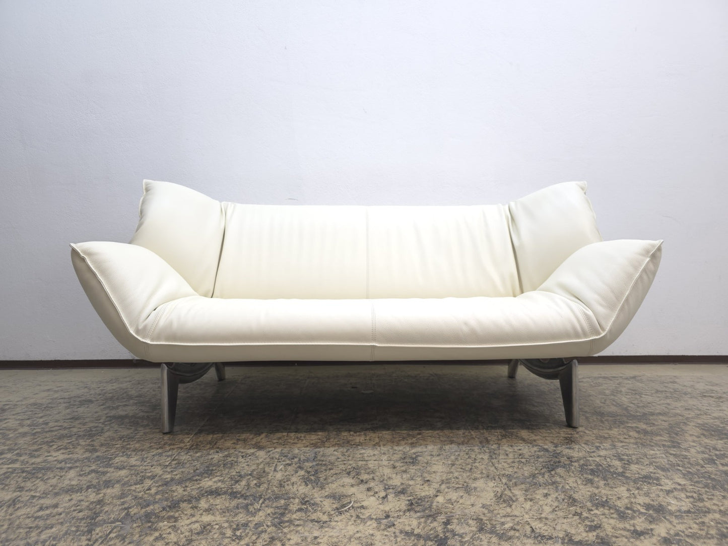 {{ product_title }} – {{ product_type }} von JS Furniture, Designer-Möbel gebraucht.