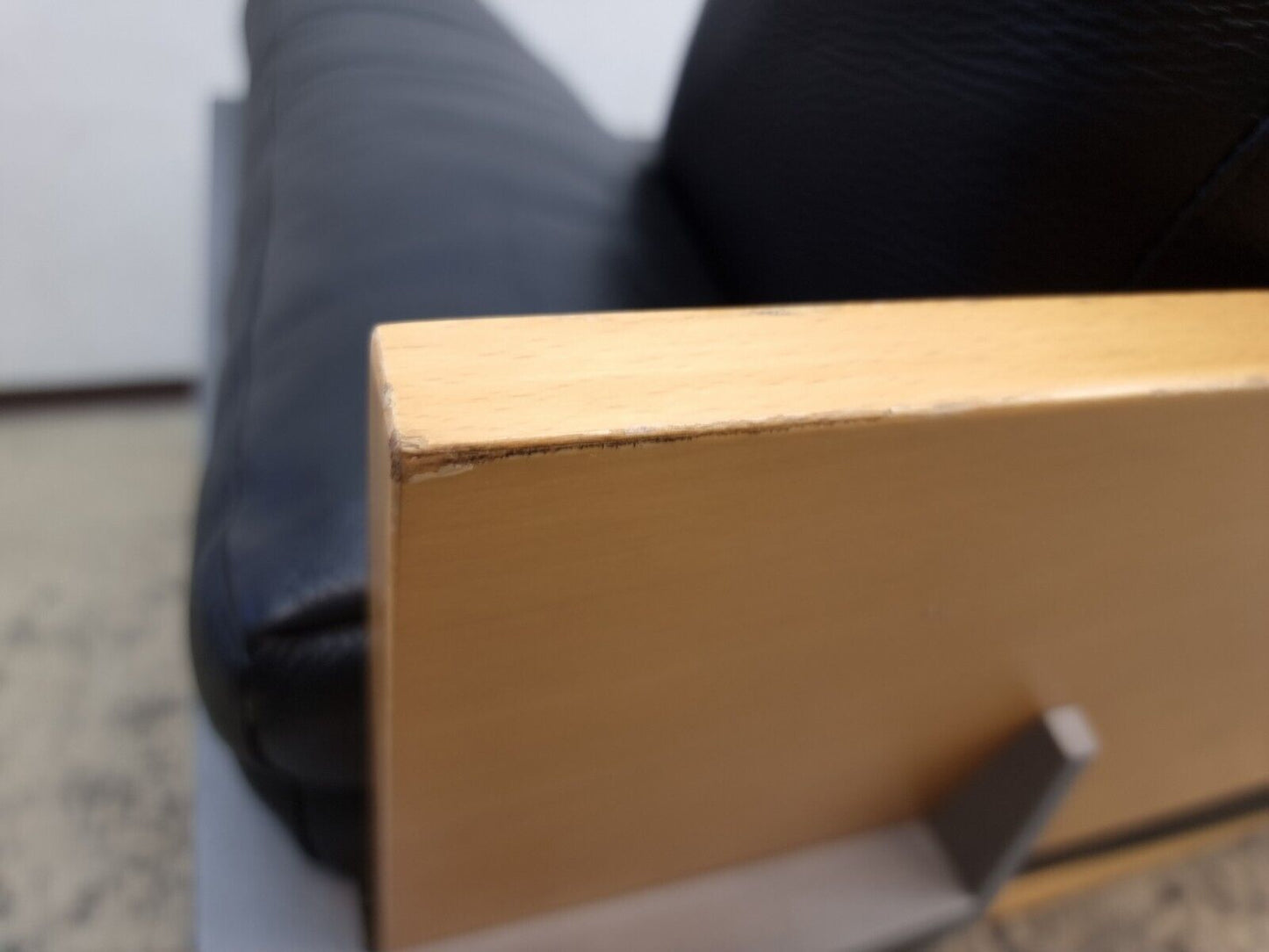 {{ product_title }} – {{ product_type }} von JS Furniture, Designer-Möbel gebraucht.