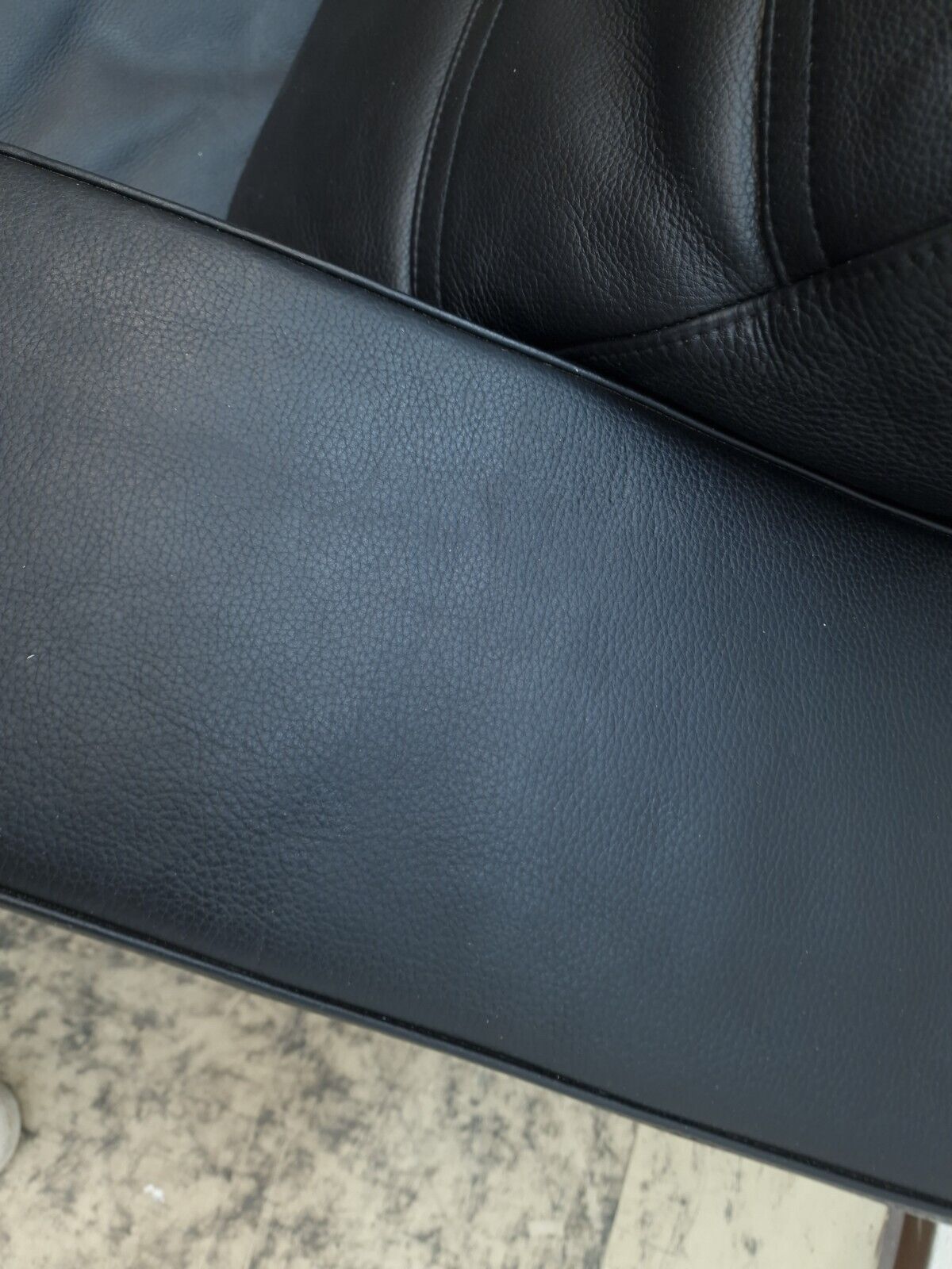 {{ product_title }} – {{ product_type }} von JS Furniture, Designer-Möbel gebraucht.