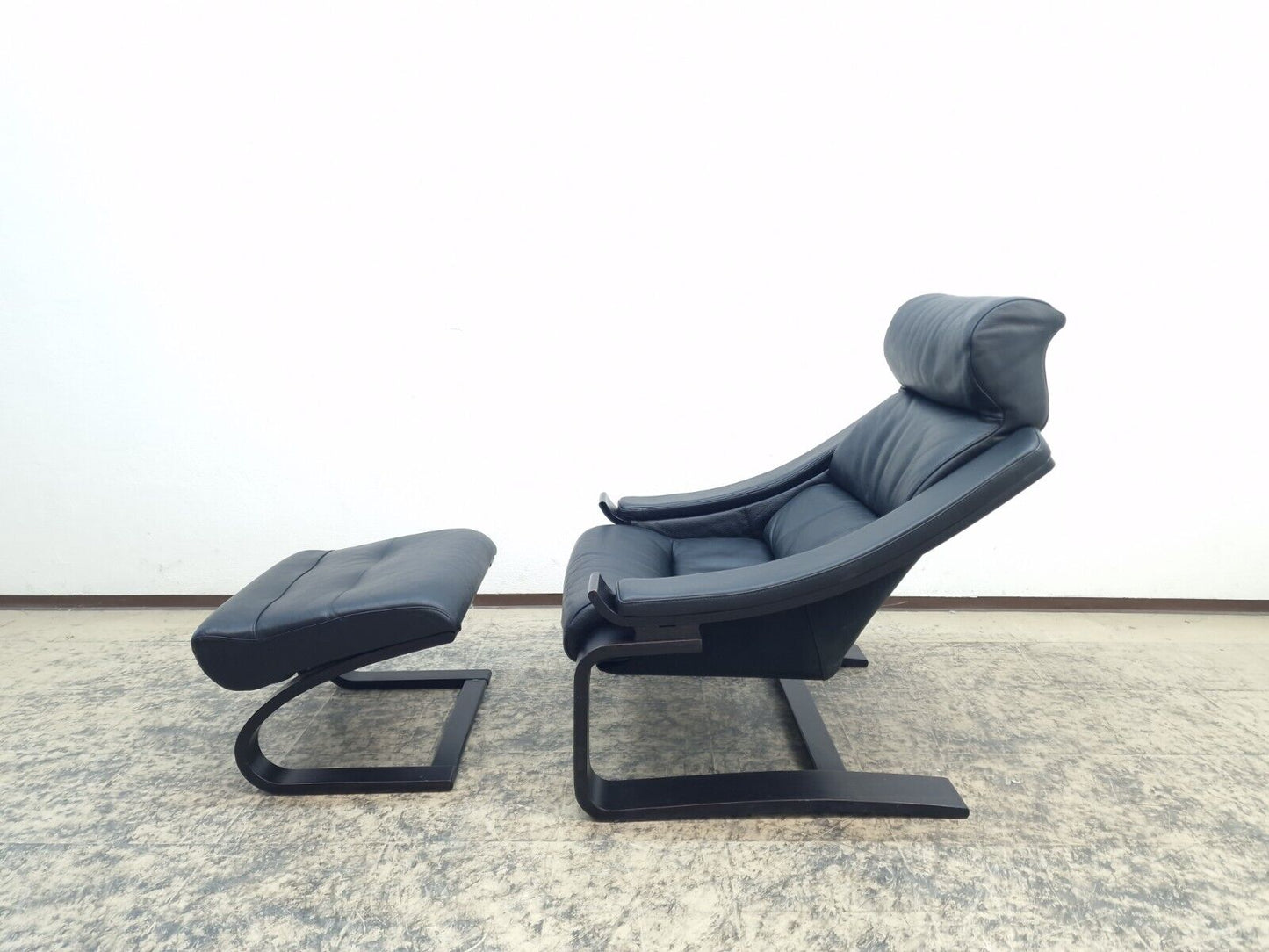 {{ product_title }} – {{ product_type }} von JS Furniture, Designer-Möbel gebraucht.