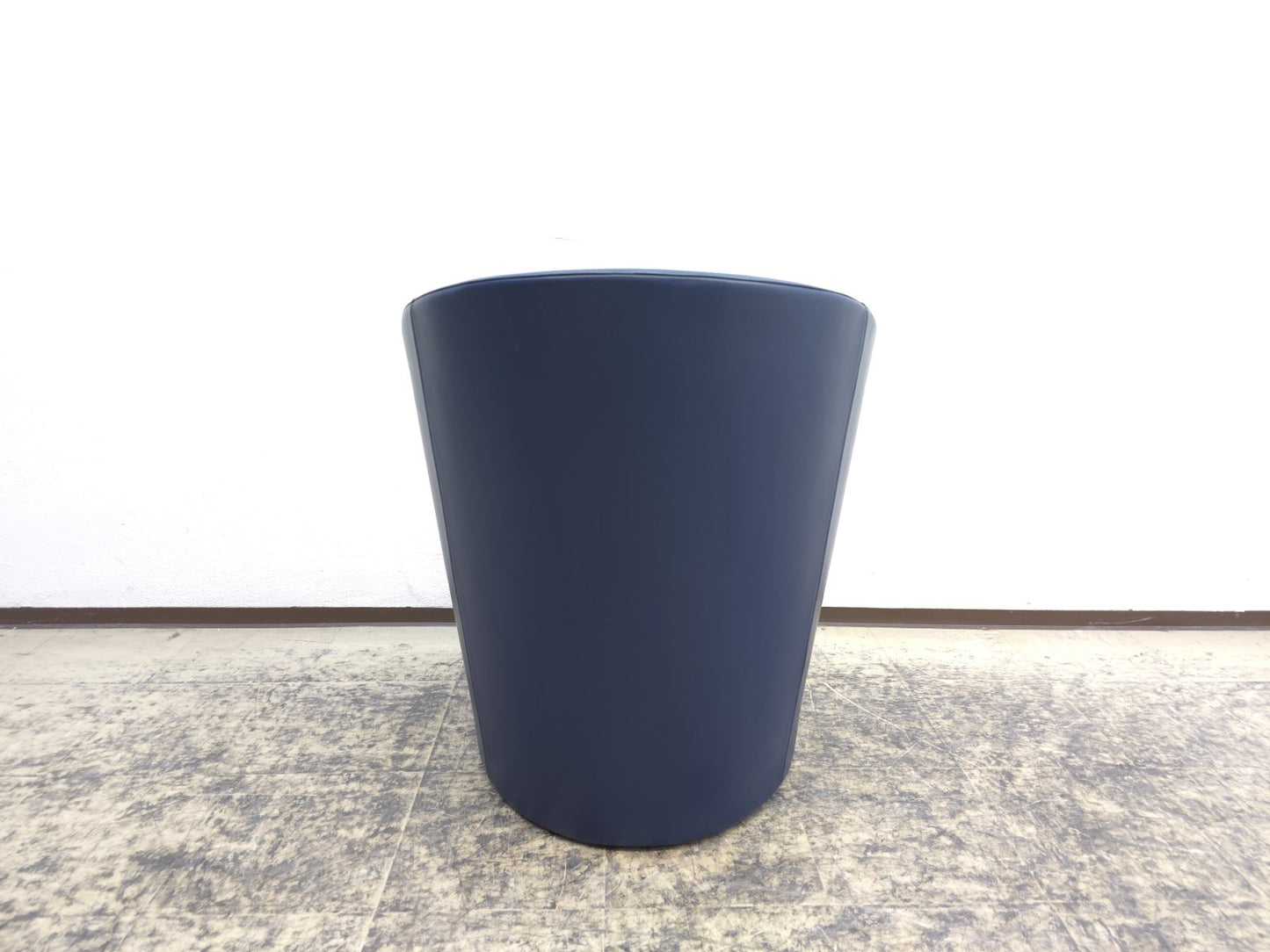 {{ product_title }} – {{ product_type }} von JS Furniture, Designer-Möbel gebraucht.