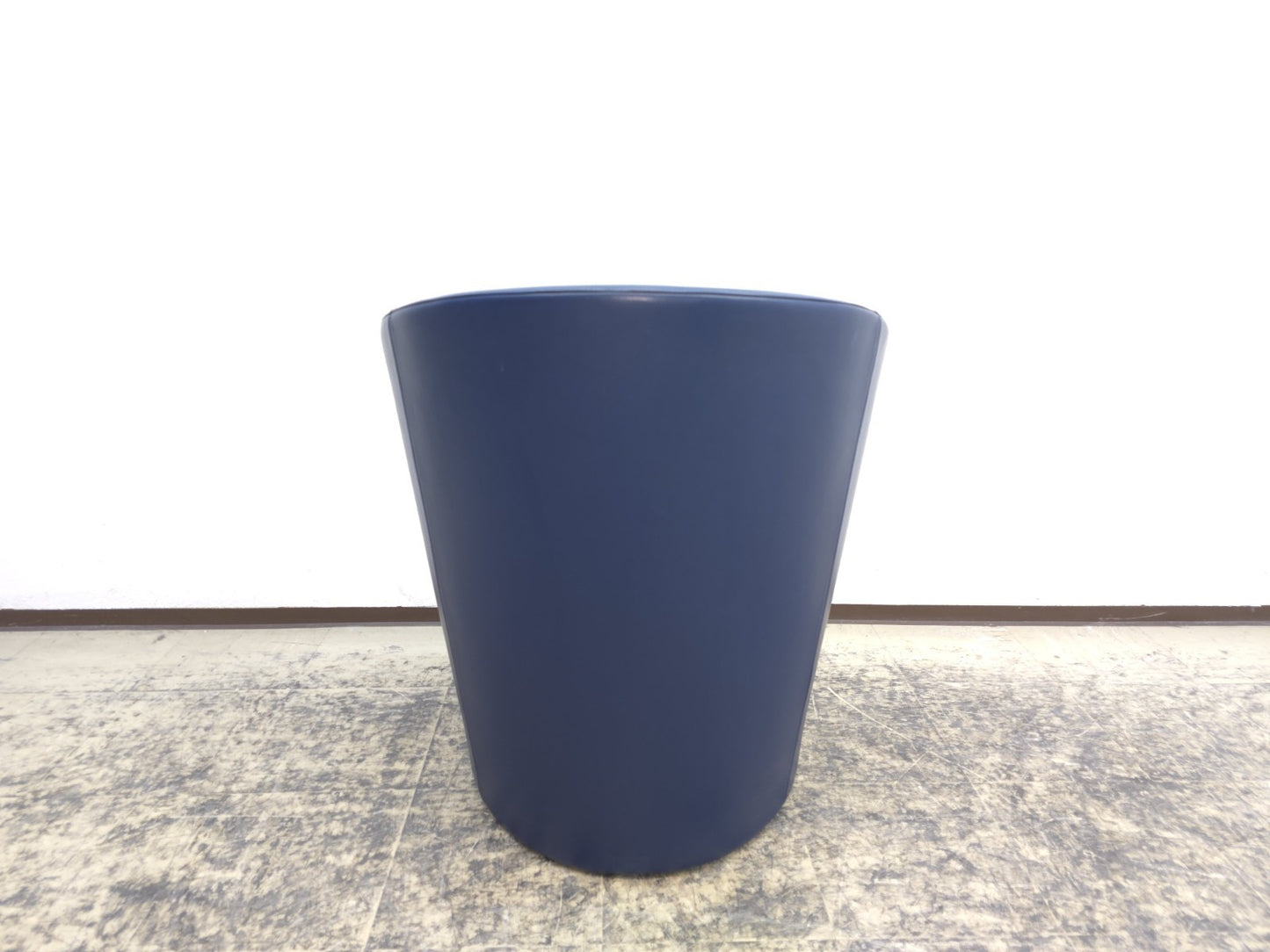 {{ product_title }} – {{ product_type }} von JS Furniture, Designer-Möbel gebraucht.