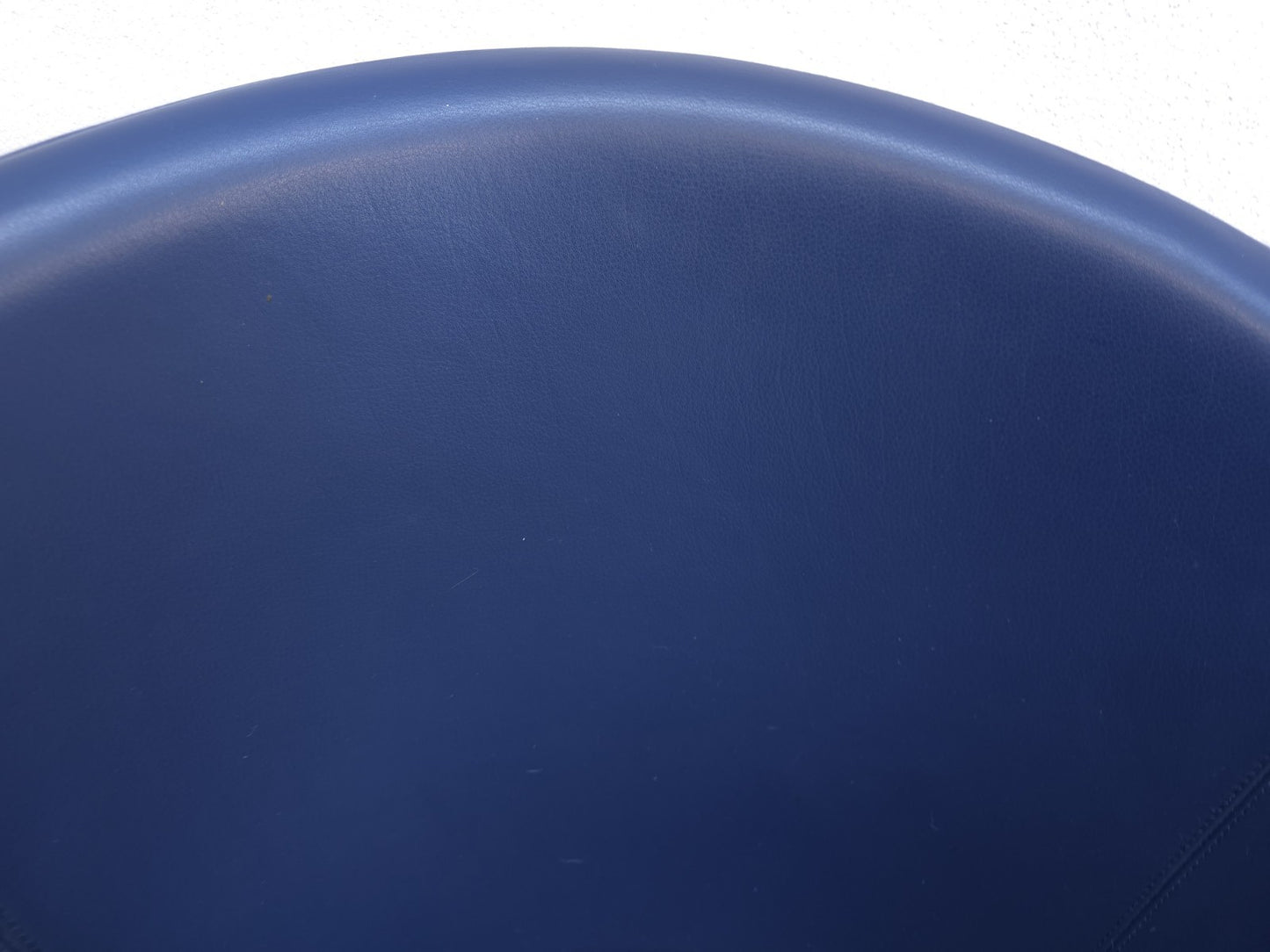 {{ product_title }} – {{ product_type }} von JS Furniture, Designer-Möbel gebraucht.