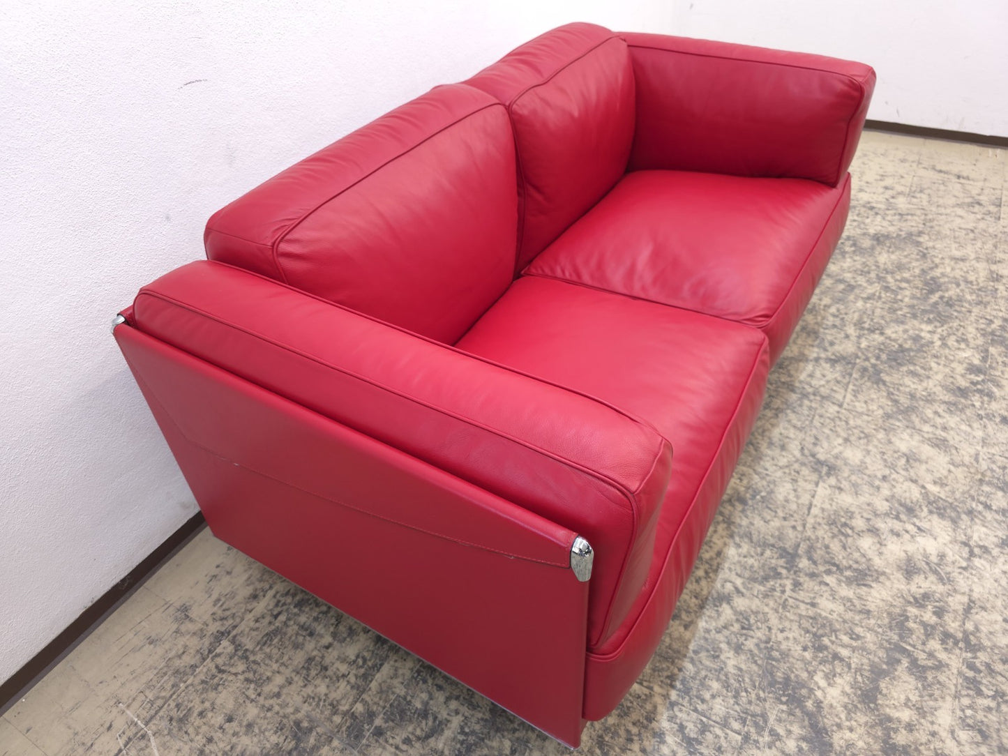 {{ product_title }} – {{ product_type }} von JS Furniture, Designer-Möbel gebraucht.