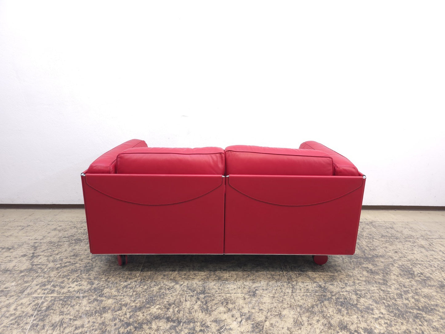 {{ product_title }} – {{ product_type }} von JS Furniture, Designer-Möbel gebraucht.
