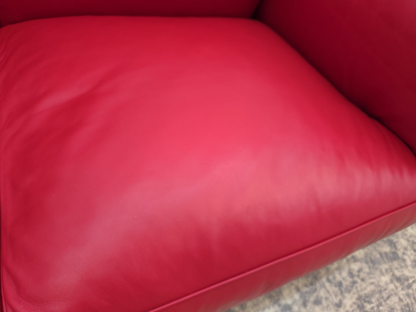 {{ product_title }} – {{ product_type }} von JS Furniture, Designer-Möbel gebraucht.