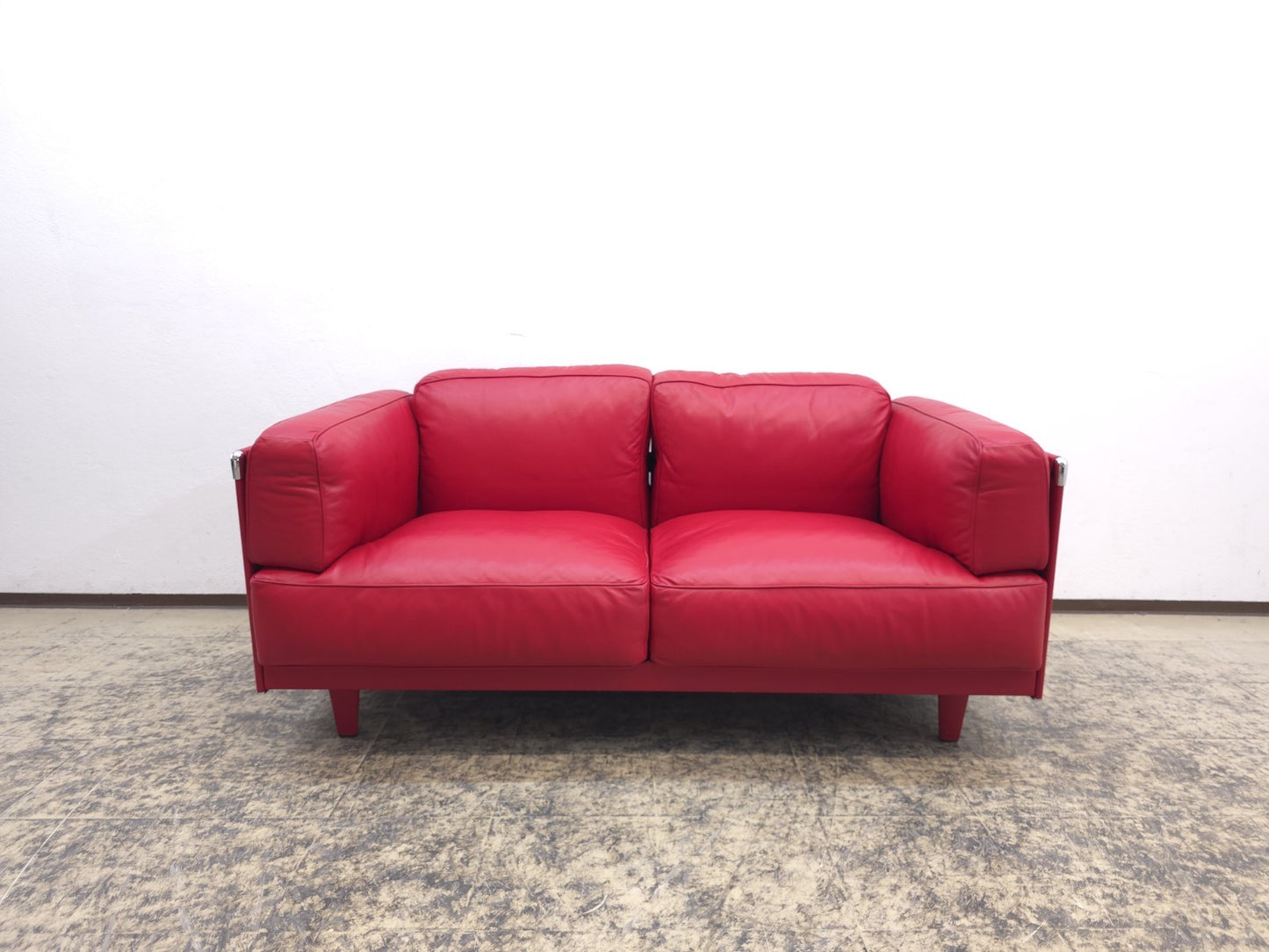 {{ product_title }} – {{ product_type }} von JS Furniture, Designer-Möbel gebraucht.